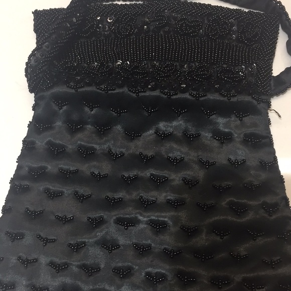 Heavy Beaded and Sequinned Eveni g Bag - Picture 2 of 8